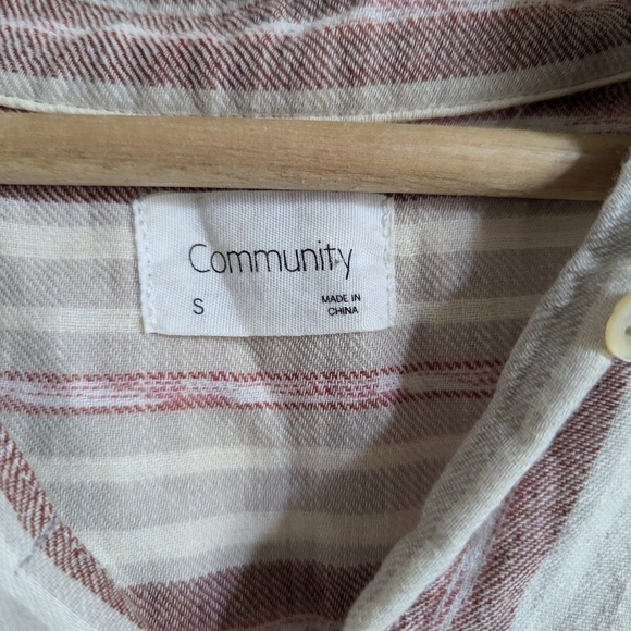 Community Linen Shirt - Picture 2 of 5